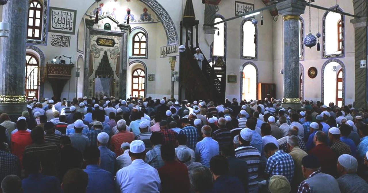 Diyanet'ten Cuma Hutbesi Açıklaması: Bu Haftanın Konusu Nedir?